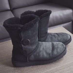 Black Bailey Button Uggs